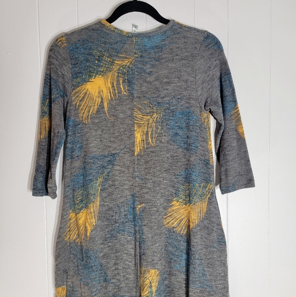 4/$20 Acting Pro 3/4 Sleeve Soft Knit Gray Feather Print Dress Small - Picture 7 of 7